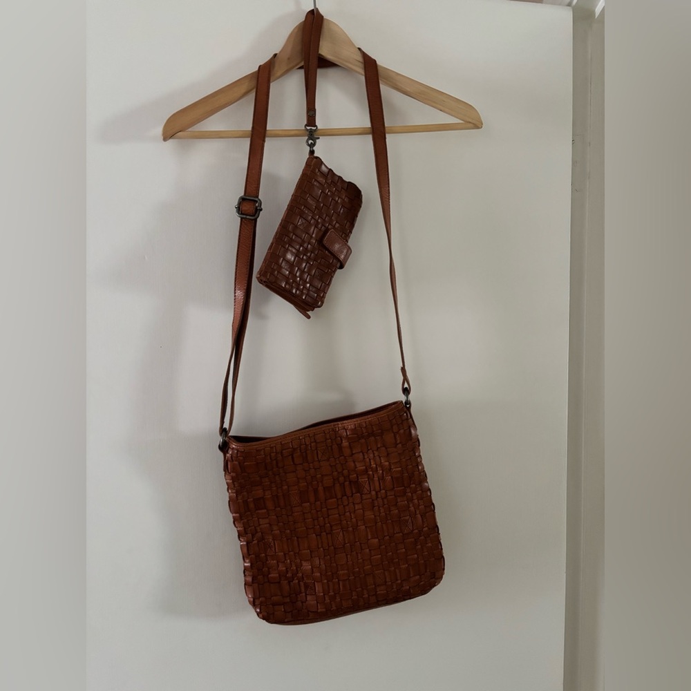 Valenca Brown Woven Leather Crossbody Bag and Wallet Set